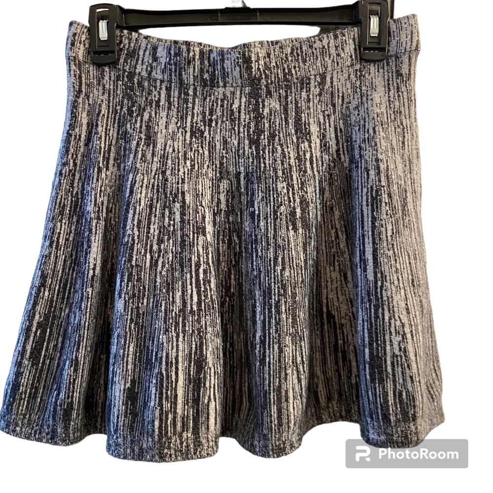 Candie’s Black/Gray Digital Zebra Design Circle Skater Skirt Sz Small Women